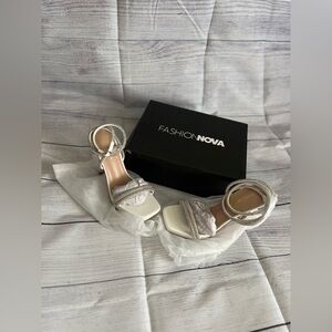 Fashinova Beautiful🤍😍Rhinestone Heels! Brand NEW! Still in the box!